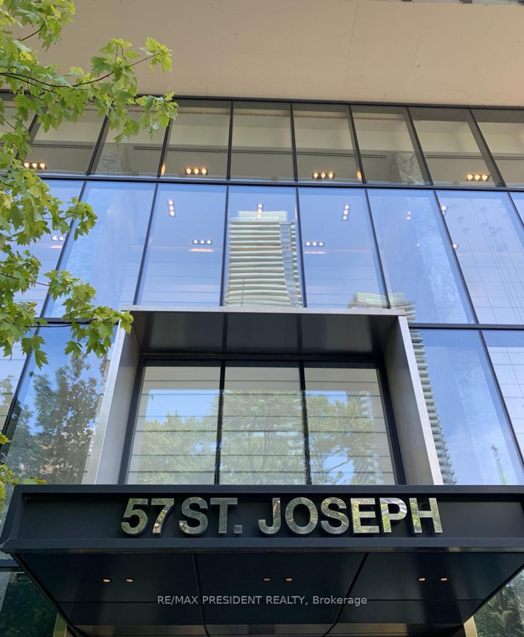 913 - 57 St Joseph Street, Bay Street Corridor, Toronto photo number 2