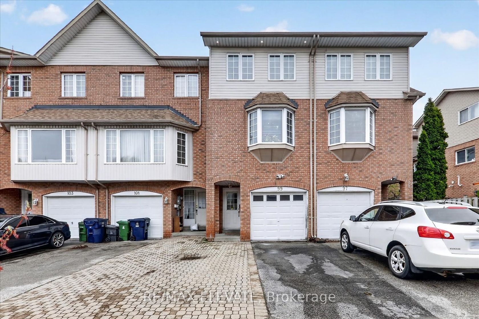 99 Sufi Crescent, Victoria Village, Toronto photo number 2