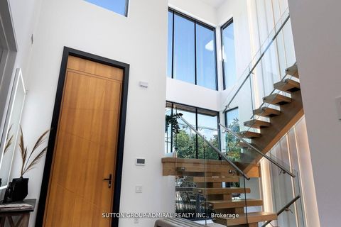 Photo 1 at 126 WOOD Lane, Mill Pond, Richmond Hill