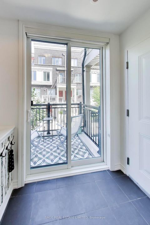 Photo 11 at 2 - 130 Long Branch Avenue, Long Branch, Toronto