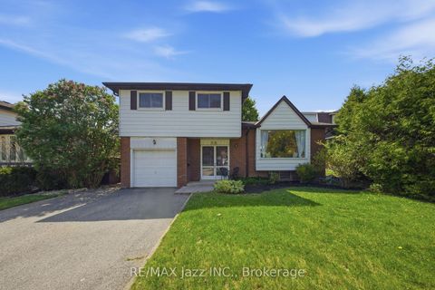 Photo 1 at 50 Oakdale Drive, Donevan, Oshawa