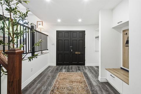 Photo 3 at 50 Oakdale Drive, Donevan, Oshawa