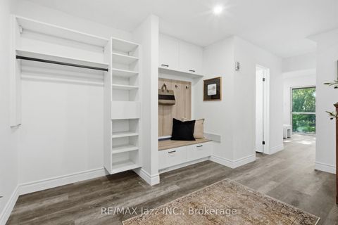 Photo 4 at 50 Oakdale Drive, Donevan, Oshawa