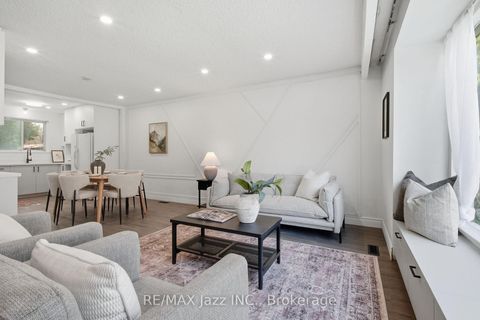 Photo 10 at 50 Oakdale Drive, Donevan, Oshawa