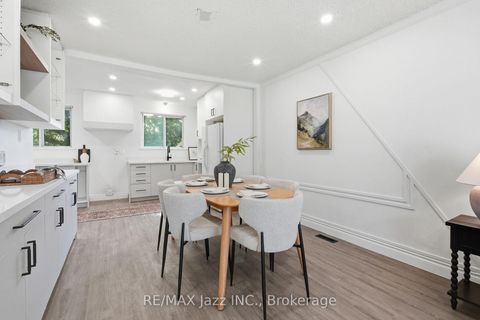 Photo 14 at 50 Oakdale Drive, Donevan, Oshawa