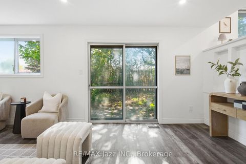 Photo 26 at 50 Oakdale Drive, Donevan, Oshawa