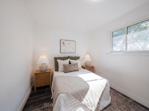 Photo 33 at 50 Oakdale Drive, Donevan, Oshawa