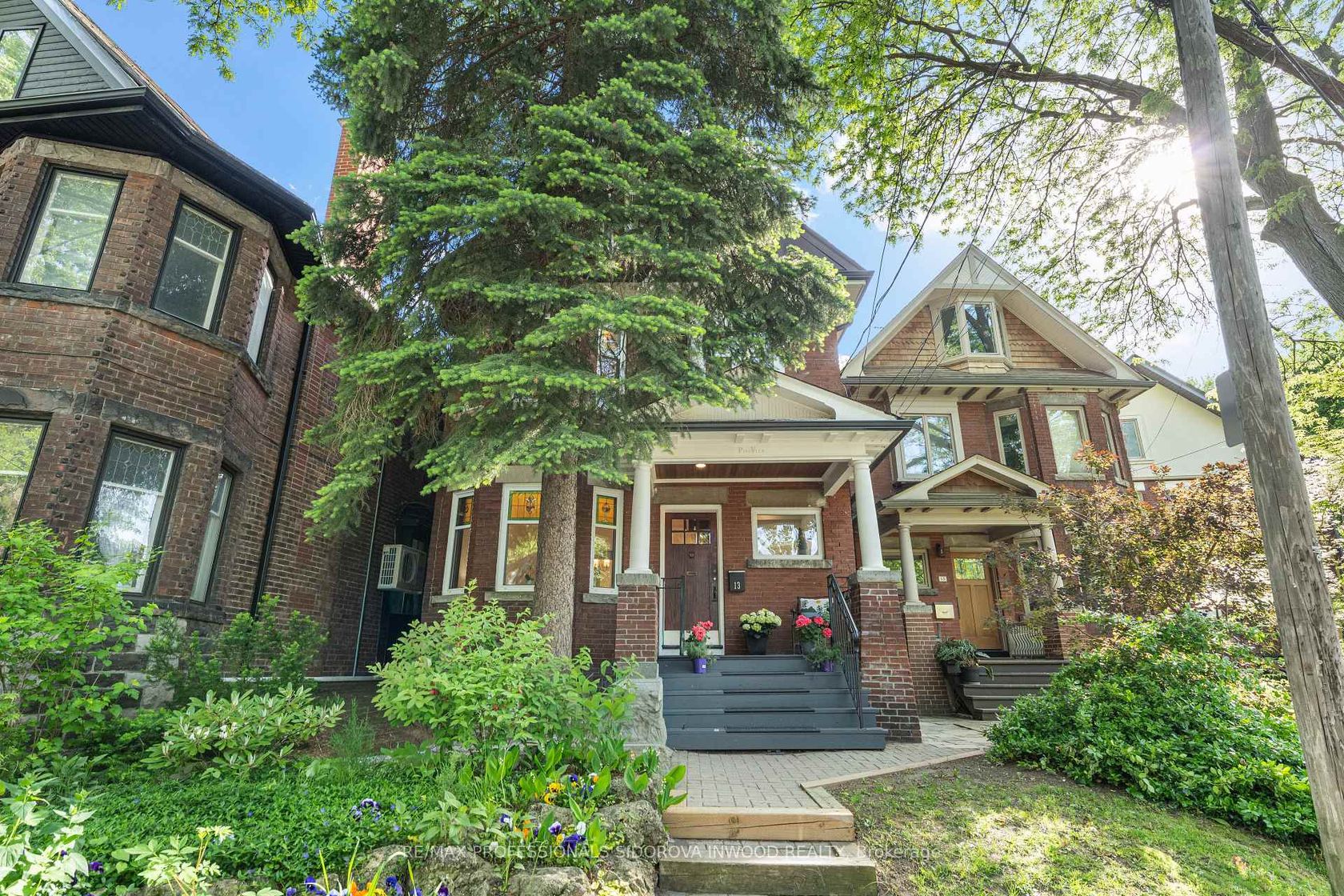 13 Evelyn Crescent, High Park North, Toronto photo 7