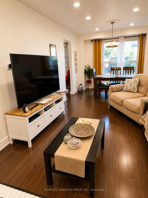 Photo 5 at 13 - 115 Avenue Road, North Richvale, Richmond Hill