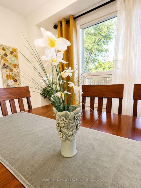 Photo 8 at 13 - 115 Avenue Road, North Richvale, Richmond Hill