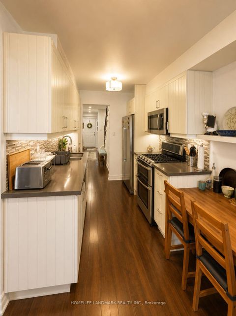 Photo 10 at 13 - 115 Avenue Road, North Richvale, Richmond Hill