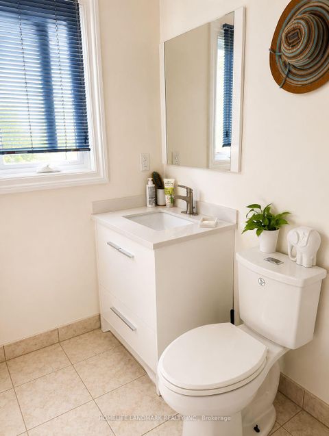Photo 24 at 13 - 115 Avenue Road, North Richvale, Richmond Hill