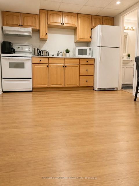 Photo 30 at 13 - 115 Avenue Road, North Richvale, Richmond Hill