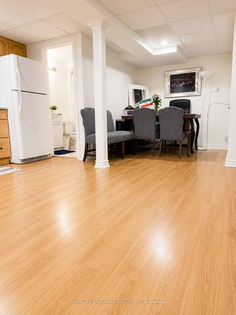 Photo 33 at 13 - 115 Avenue Road, North Richvale, Richmond Hill