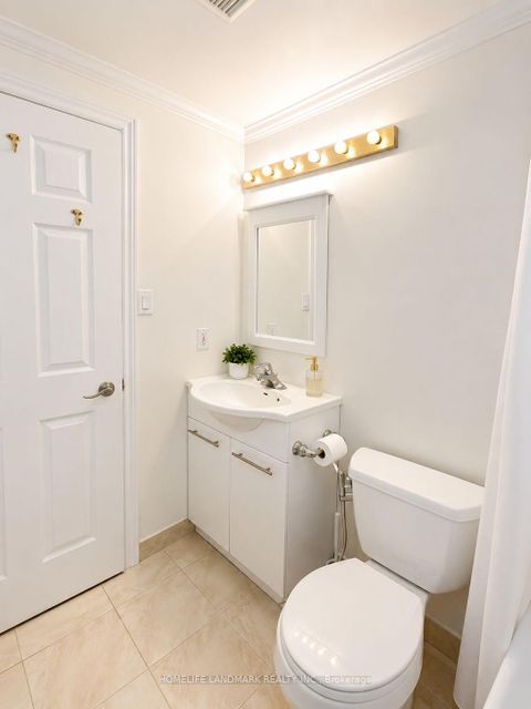 Photo 35 at 13 - 115 Avenue Road, North Richvale, Richmond Hill
