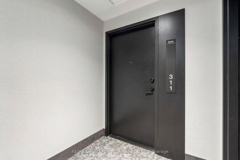 Photo 3 at 311 - 185 Deerfield Road N, Central Newmarket, Newmarket