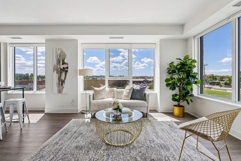 Photo 11 at 311 - 185 Deerfield Road N, Central Newmarket, Newmarket