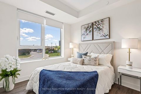 Photo 18 at 311 - 185 Deerfield Road N, Central Newmarket, Newmarket