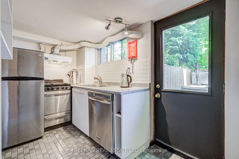 Photo 26 at 224 Lippincott Street, University, Toronto