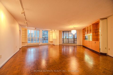Photo 11 at 201 - 240 Heath Street W, Forest Hill South, Toronto