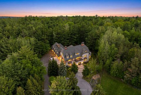 Photo 1 at 35 Kingswood Drive, Rural King, King