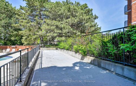 Photo 12 at 1915 - 121 Ling Road, West Hill, Toronto