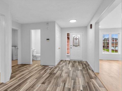 Photo 2 at 104 Chalmers Drive, Painswick South, Barrie