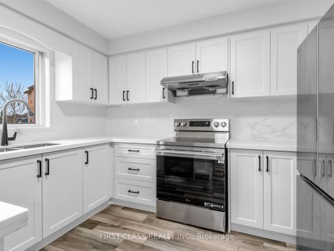Photo 11 at 104 Chalmers Drive, Painswick South, Barrie