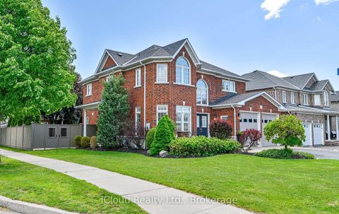 Photo 1 at 7 Gagnon Gate, Rolling Acres, Whitby