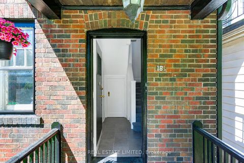 Photo 3 at 18 Edgewood Avenue, Woodbine Corridor, Toronto