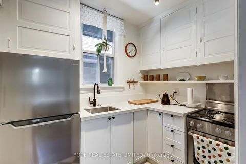 Photo 14 at 18 Edgewood Avenue, Woodbine Corridor, Toronto