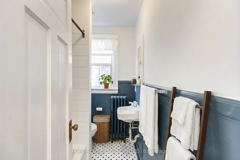 Photo 16 at 18 Edgewood Avenue, Woodbine Corridor, Toronto