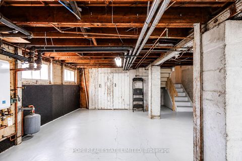 Photo 18 at 18 Edgewood Avenue, Woodbine Corridor, Toronto