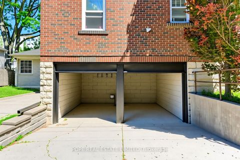 Photo 20 at 18 Edgewood Avenue, Woodbine Corridor, Toronto