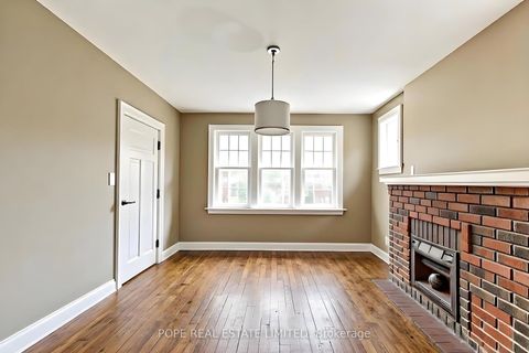Photo 22 at 18 Edgewood Avenue, Woodbine Corridor, Toronto