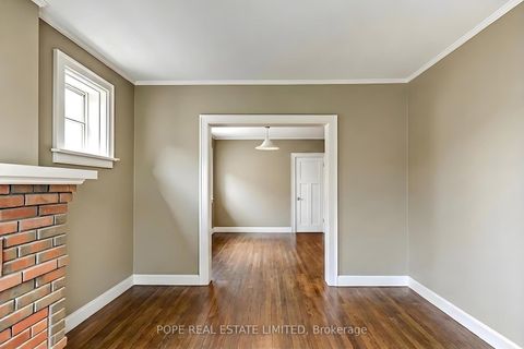 Photo 23 at 18 Edgewood Avenue, Woodbine Corridor, Toronto