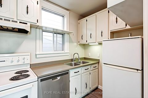 Photo 25 at 18 Edgewood Avenue, Woodbine Corridor, Toronto