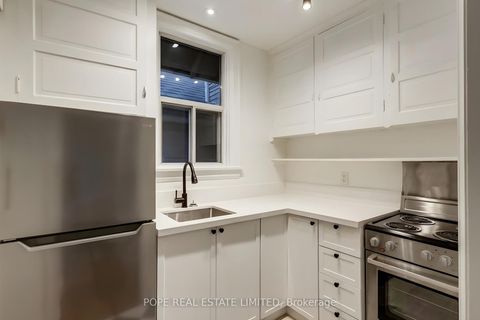 Photo 31 at 18 Edgewood Avenue, Woodbine Corridor, Toronto