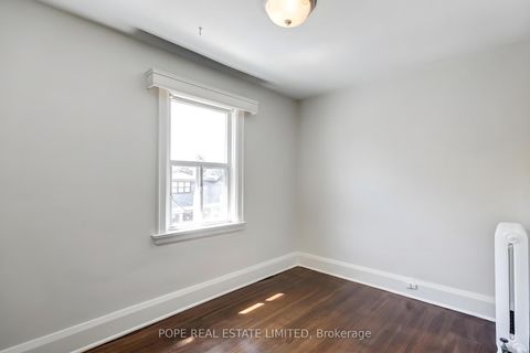 Photo 32 at 18 Edgewood Avenue, Woodbine Corridor, Toronto