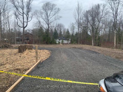 Photo 4 at 1052 Spruce Road, Rural Innisfil, Innisfil