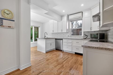 Photo 11 at 42 Humbercrest Boulevard, Lambton Baby Point, Toronto