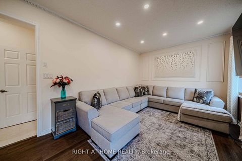 Photo 7 at 111 Forecastle Road, Patterson, Vaughan