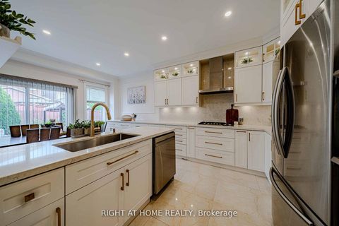Photo 14 at 111 Forecastle Road, Patterson, Vaughan