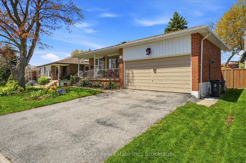 Photo 1 at 36 LANGEVIN Crescent, Centennial Scarborough, Toronto
