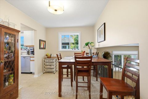Photo 9 at 36 LANGEVIN Crescent, Centennial Scarborough, Toronto