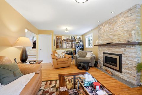 Photo 12 at 36 LANGEVIN Crescent, Centennial Scarborough, Toronto