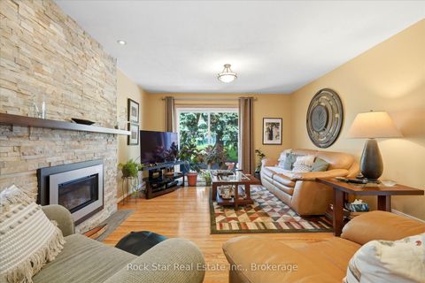 Photo 13 at 36 LANGEVIN Crescent, Centennial Scarborough, Toronto