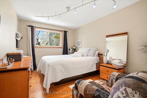 Photo 17 at 36 LANGEVIN Crescent, Centennial Scarborough, Toronto