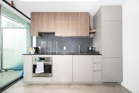 Photo 3 at 2011 - 161 Roehampton Avenue, Mount Pleasant West, Toronto
