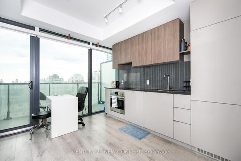 Photo 4 at 2011 - 161 Roehampton Avenue, Mount Pleasant West, Toronto
